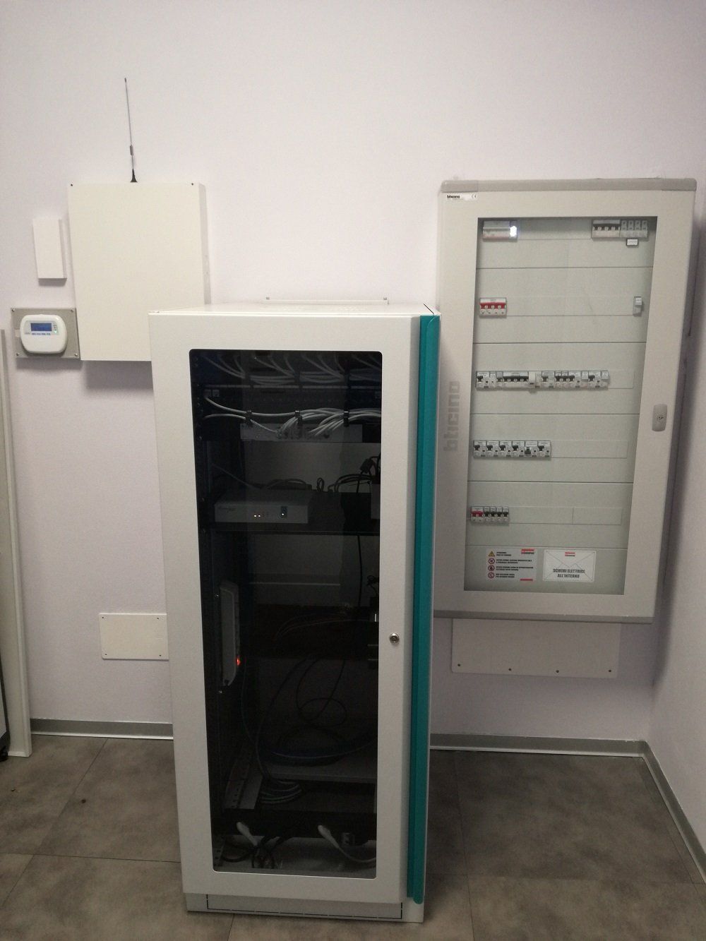Impianto elettrico con protezione