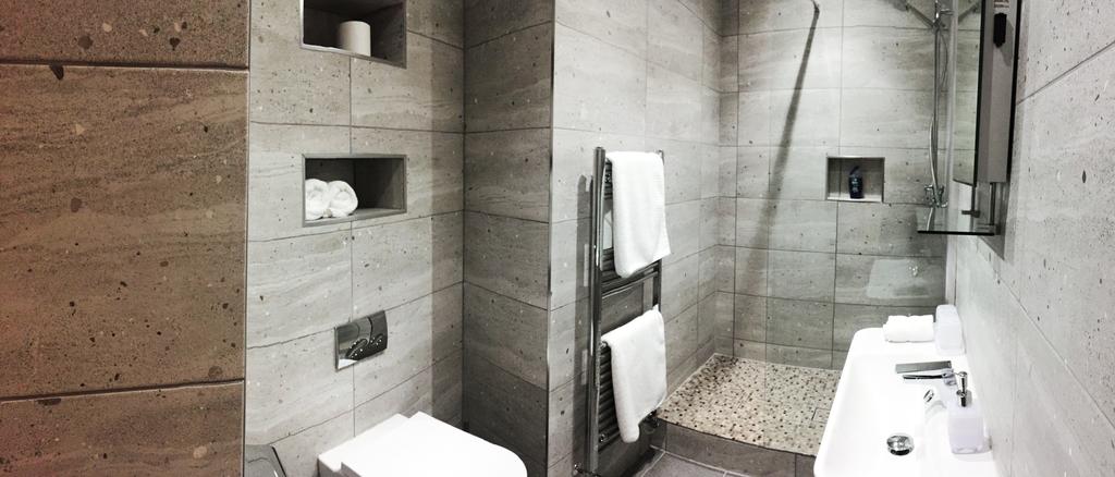 hotel room bathroom