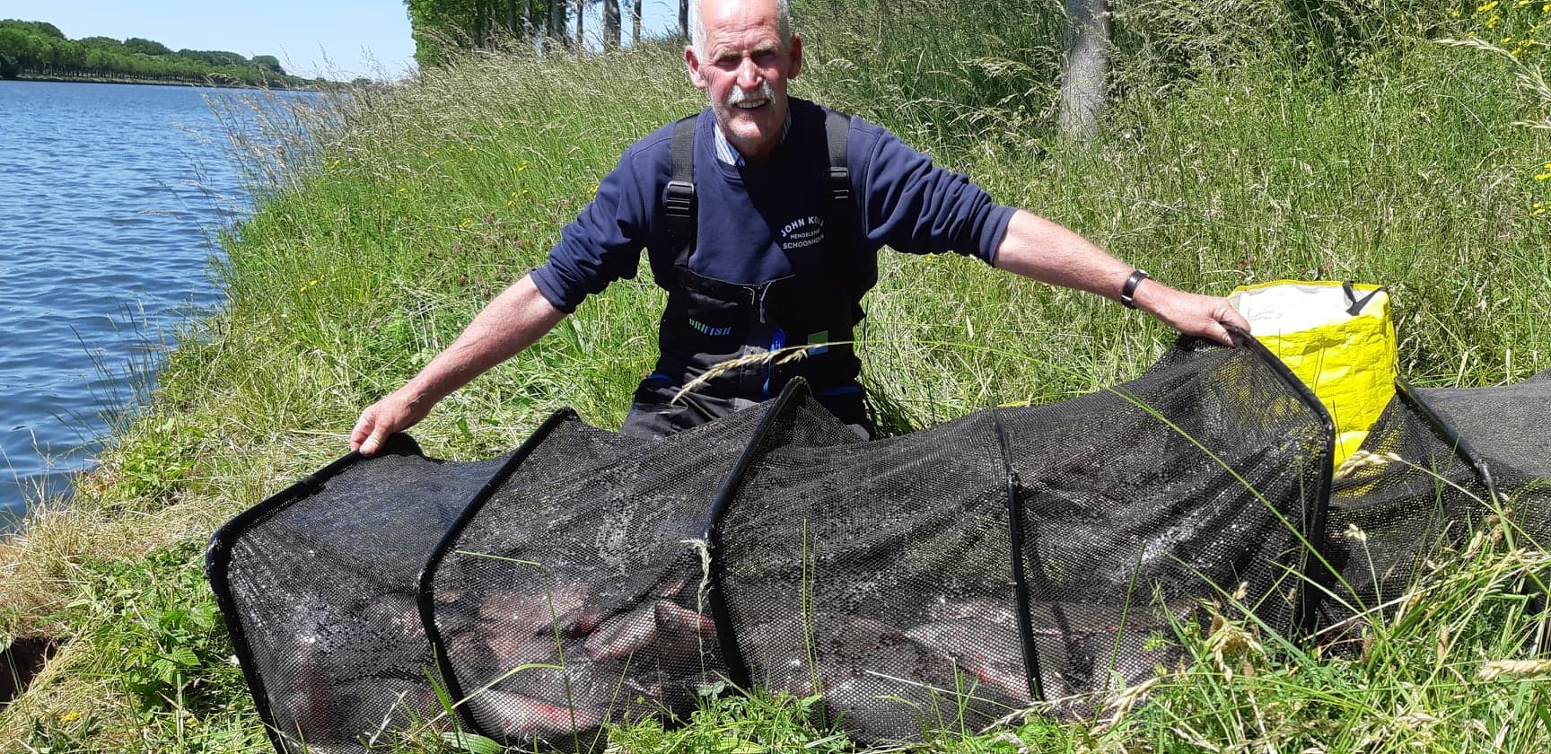Ingezonden foto van Arie Kwakernaak met een net vol witvis