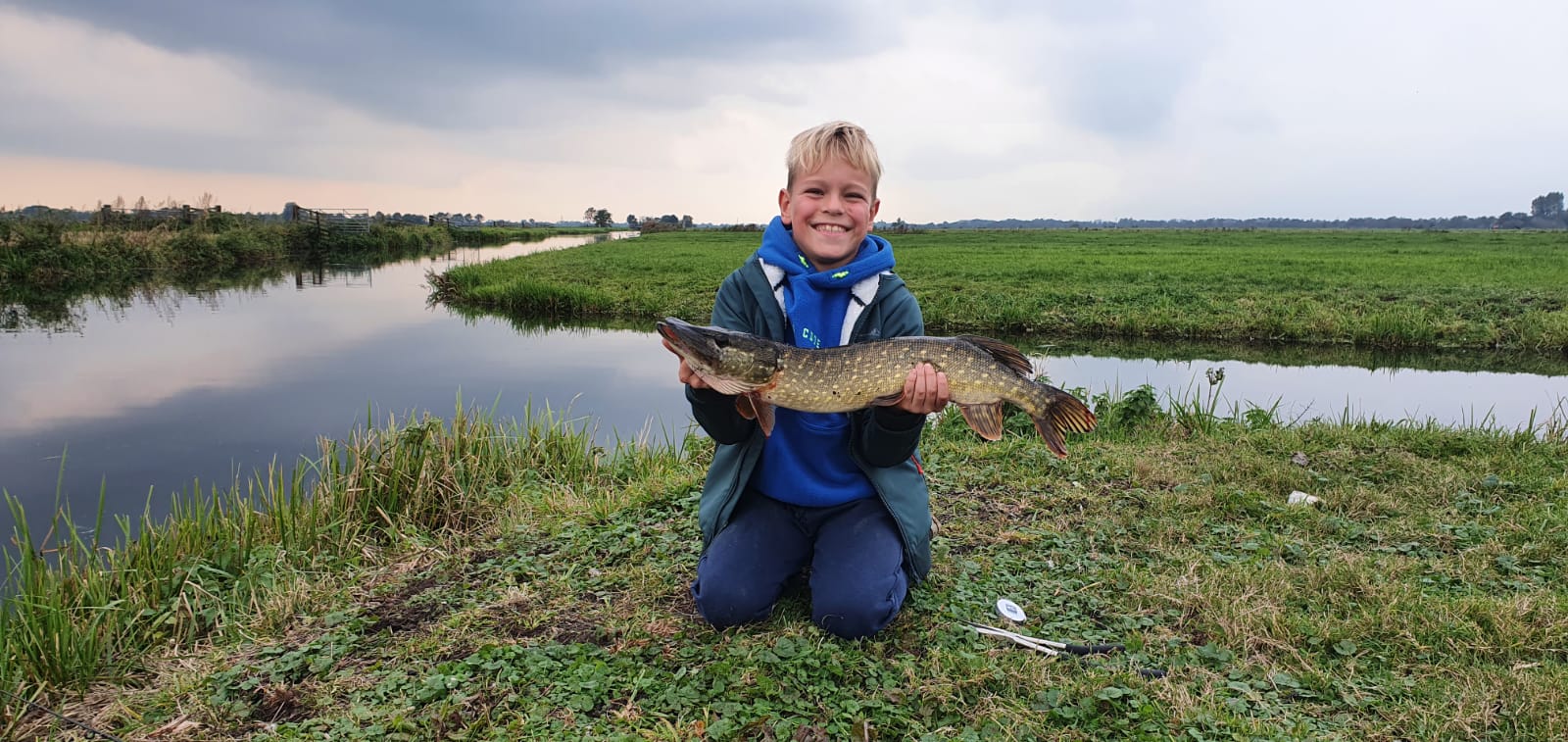 Ingezonden foto van Thomas met een snoek