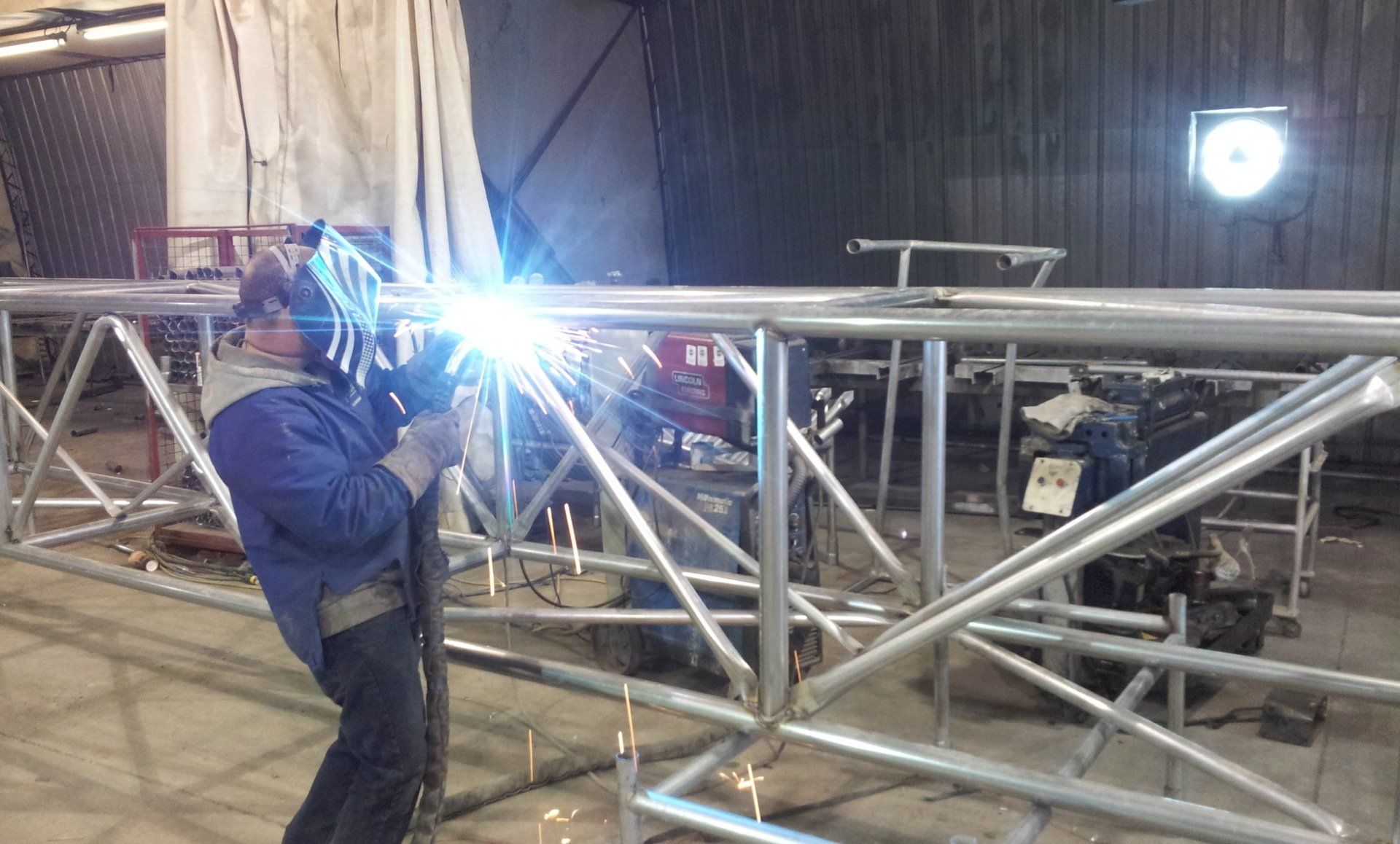 ARCH SPAN BUILDINGS MANUFACTURED, ENGINEERED AND SERVICED LOCALLY