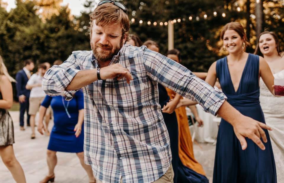 dancing dj