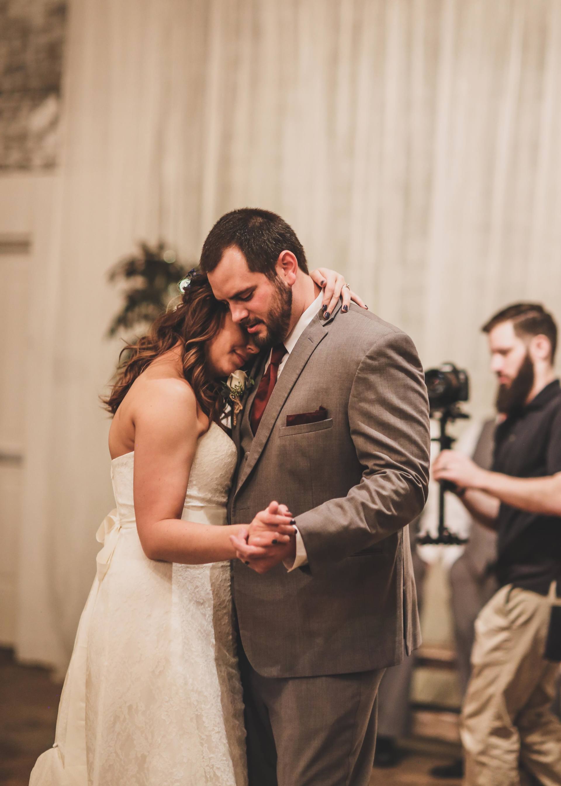 bride and groom first dance
