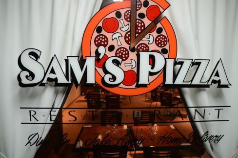 A pizza store in Warilla