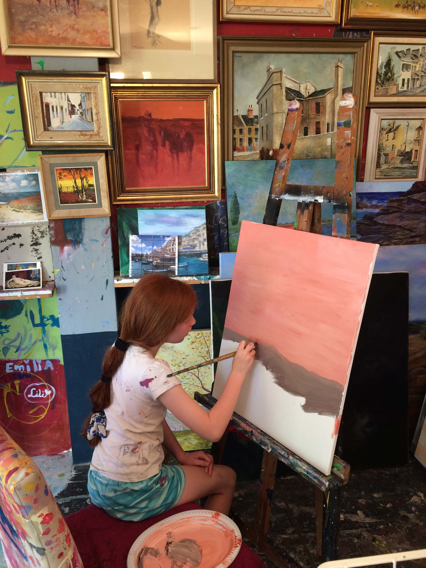 girl painting