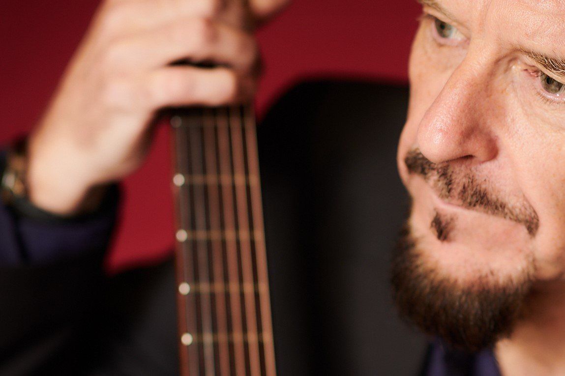 Portrait of guitarist David Rollins