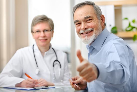 ospite di una casa di riposo dal medico