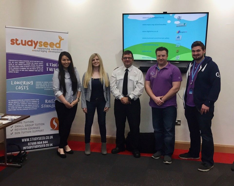 Studyseed CIC with Constable Gary (Craigavon PSNI), Stephen Graham (Portadown O2) and Josh from O2 Craigavon