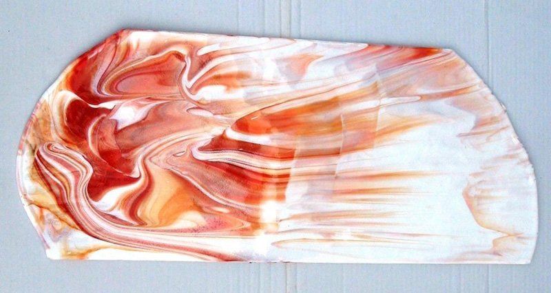 piastra con fantasia sfumata in rosso