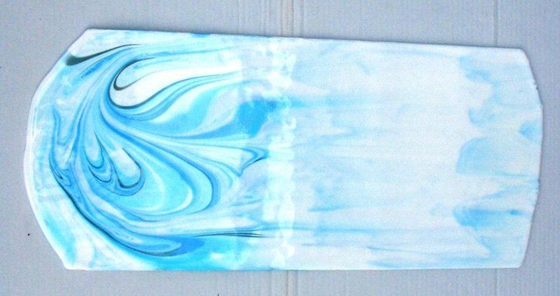 piastra con sfumature celesti