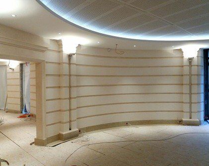 Rivestimento muri realizzato in una banca in Lussemburgo