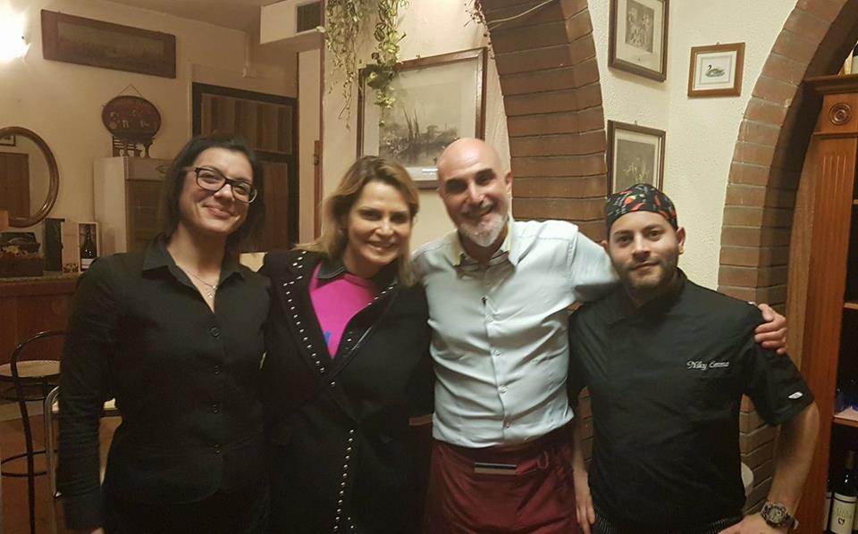 Simona Ventura at the restaurant