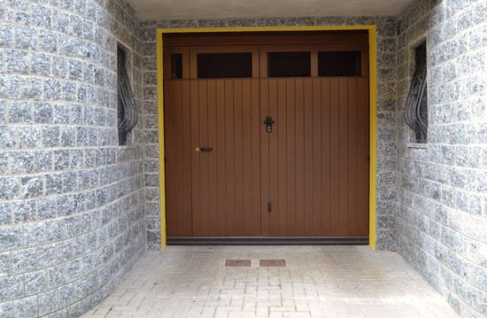 porte basculanti in legno