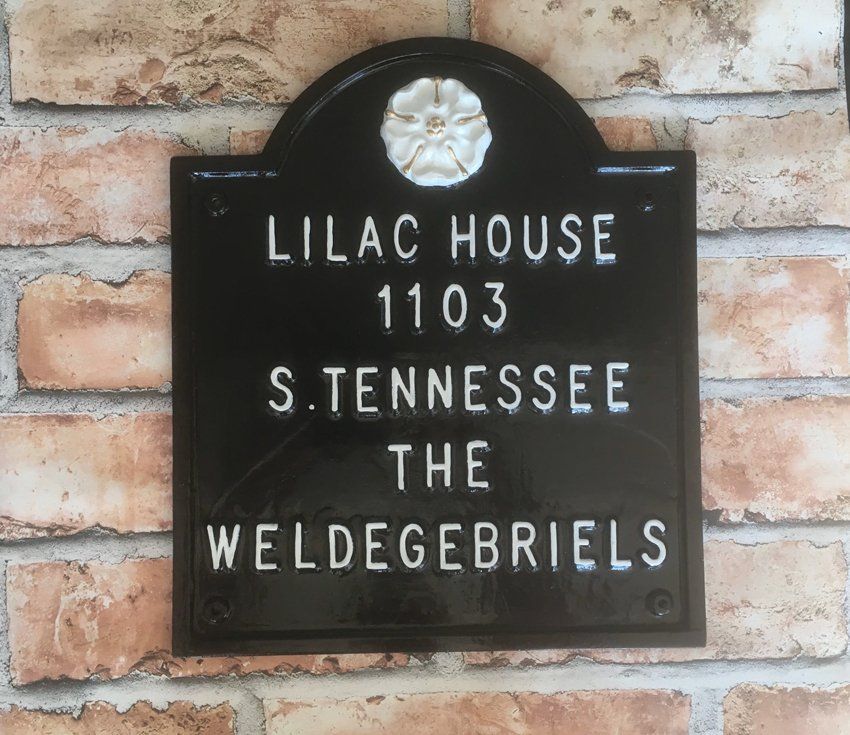 Custom address sign