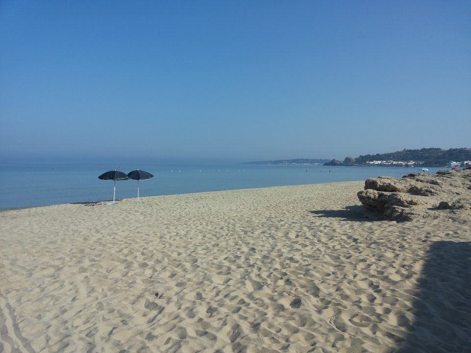 Ampia spiaggia di sabbia bianca finissima