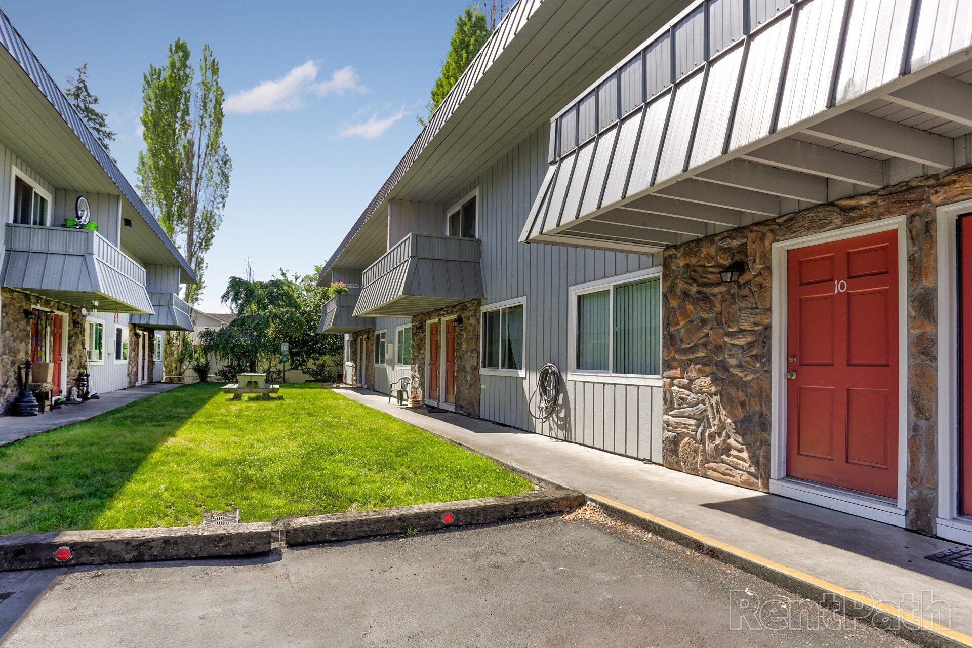 Arrowsmith Apartments