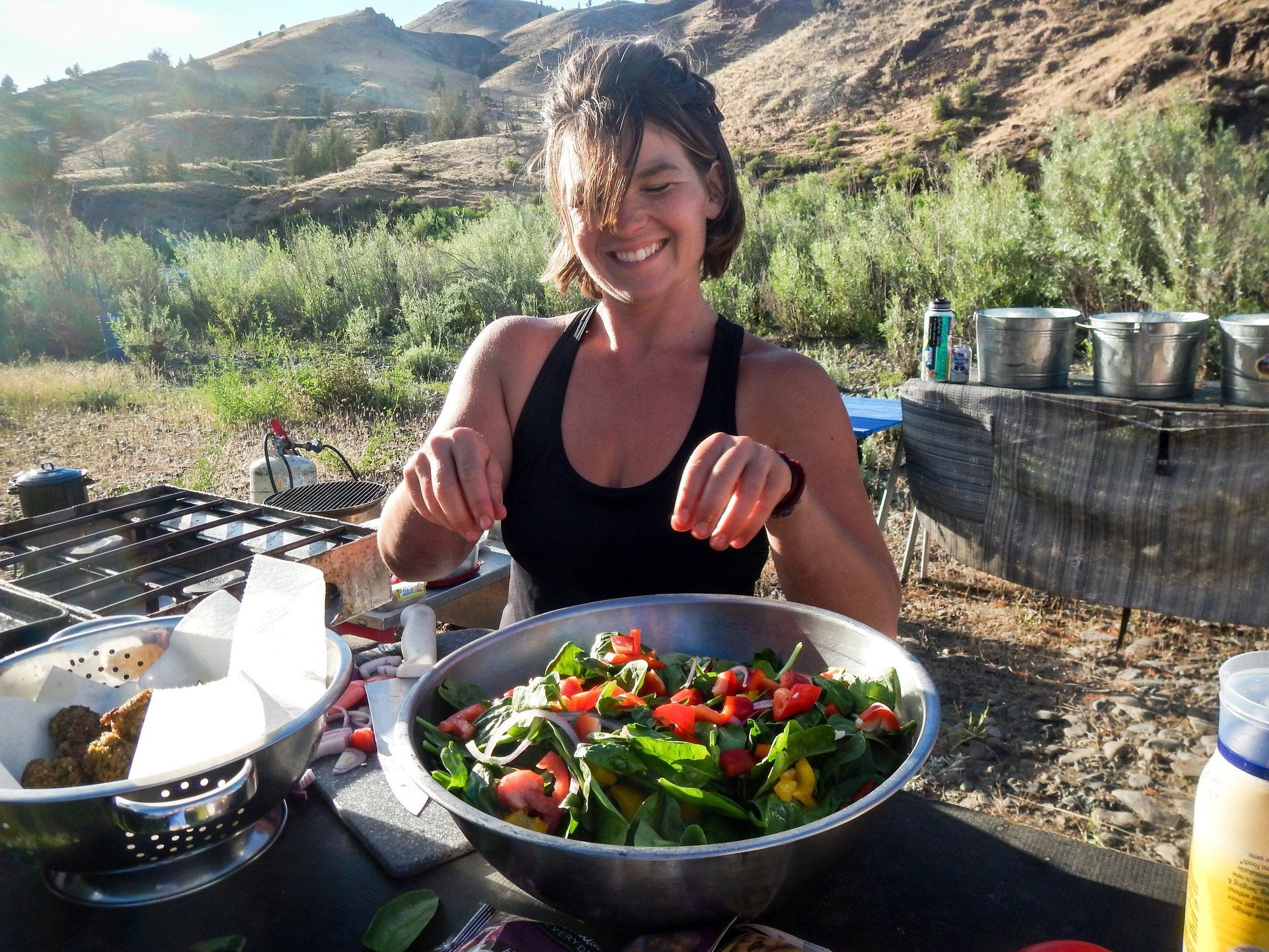 Our staff makes sure our guests get to enjoy delicious meals on their river trip. 