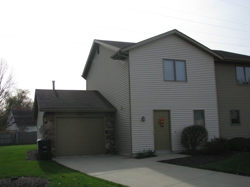 1019 Pointe Center Cove