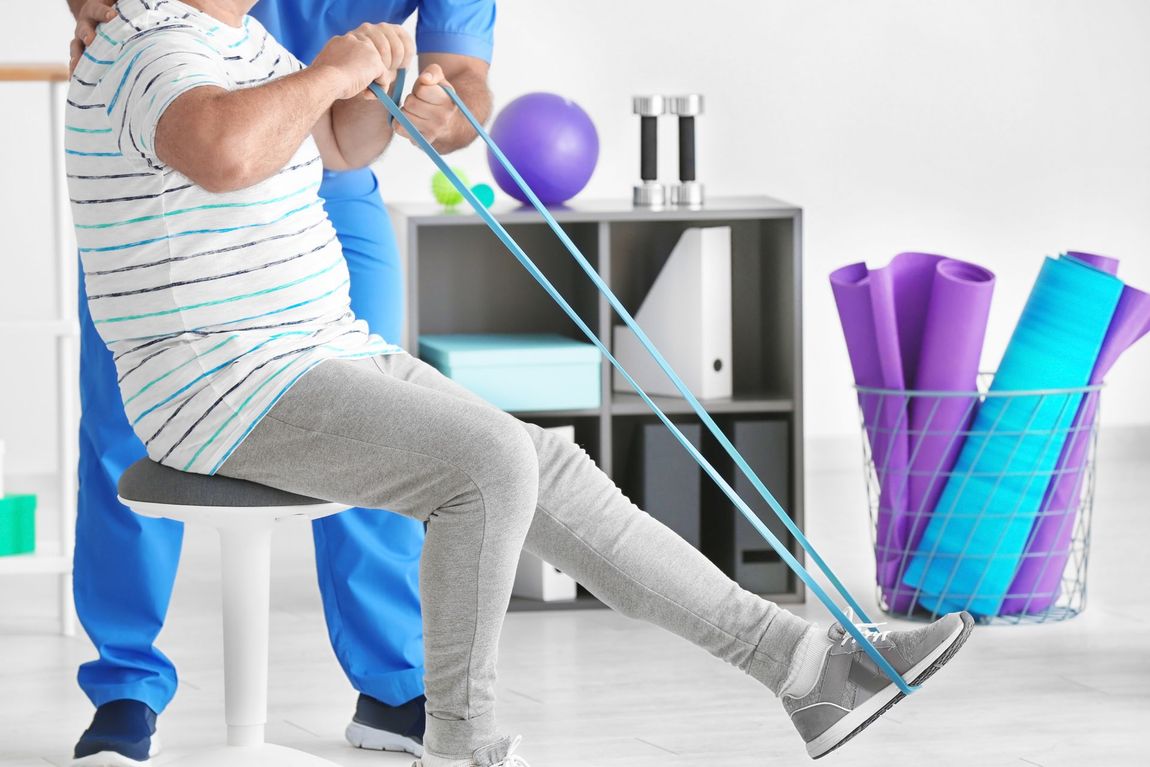 trattamento di riabilitazione con elastici