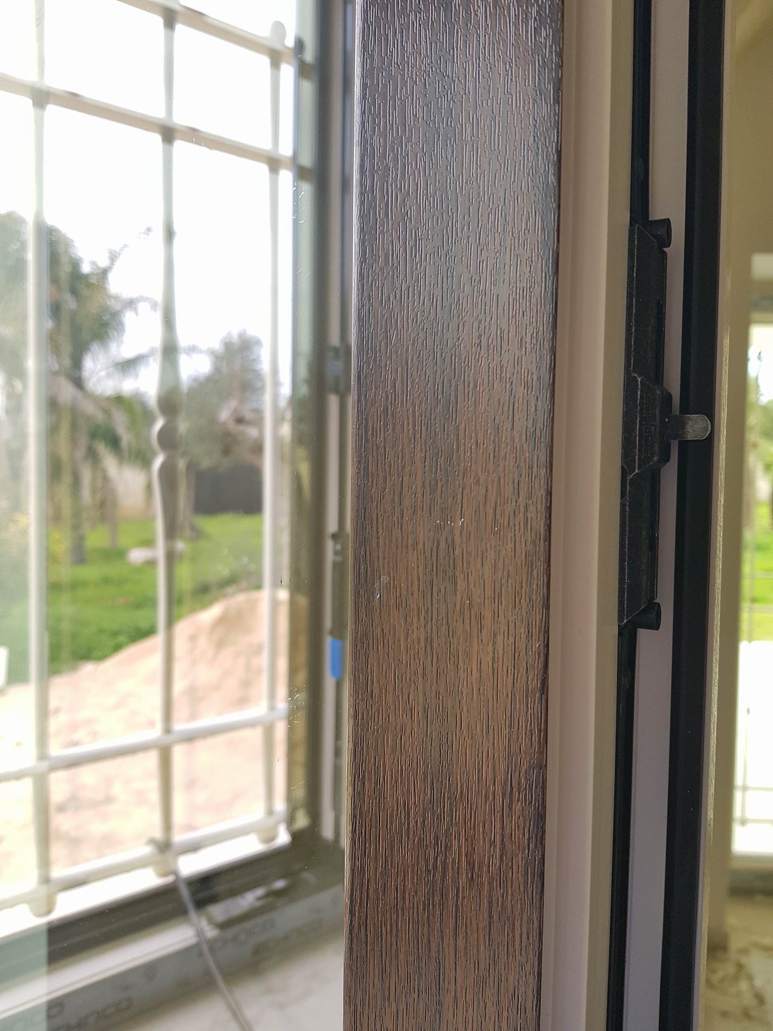 finestra in vetro e PVC