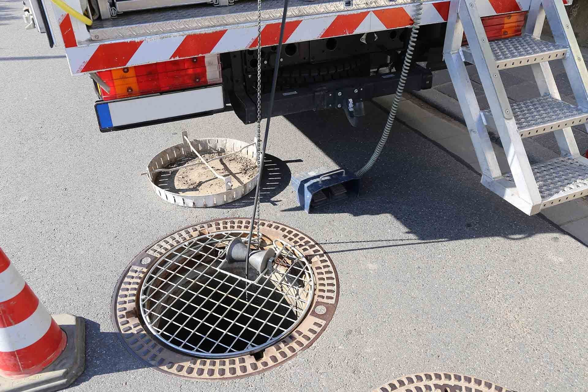 Vacuum tanker