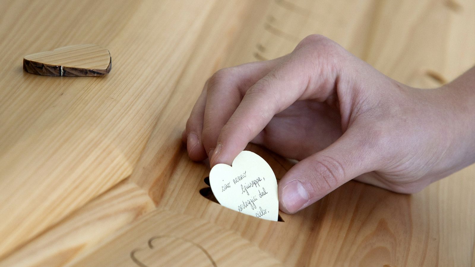 Cuori in legno