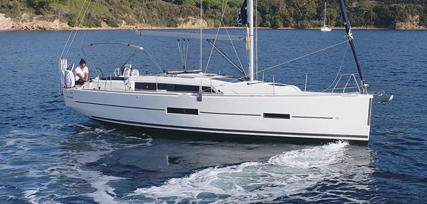 Dufour 382 with Jet Thuster JT50 in the bow