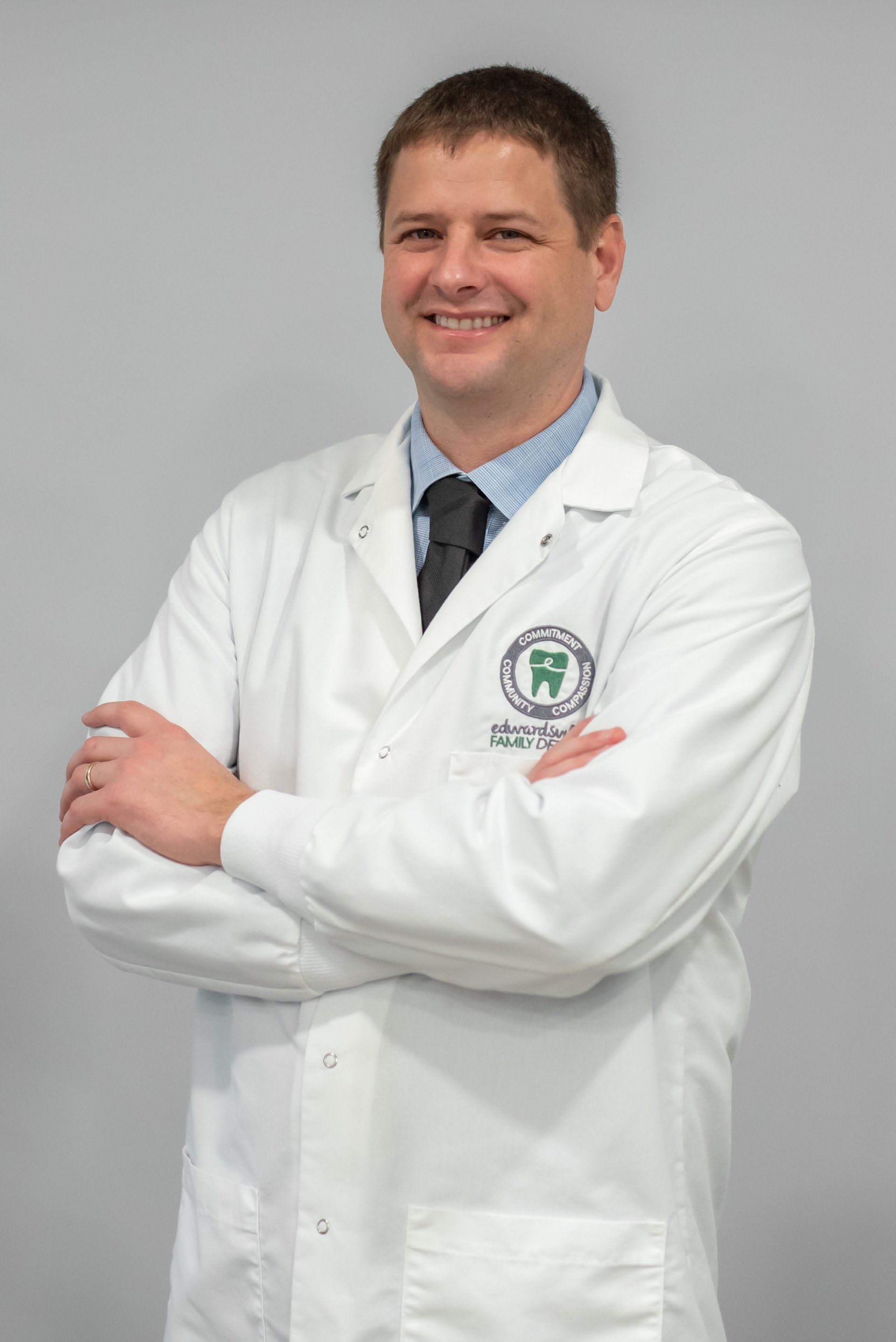 Dr.Beau Moody and family at his Edwardsville Dental Office