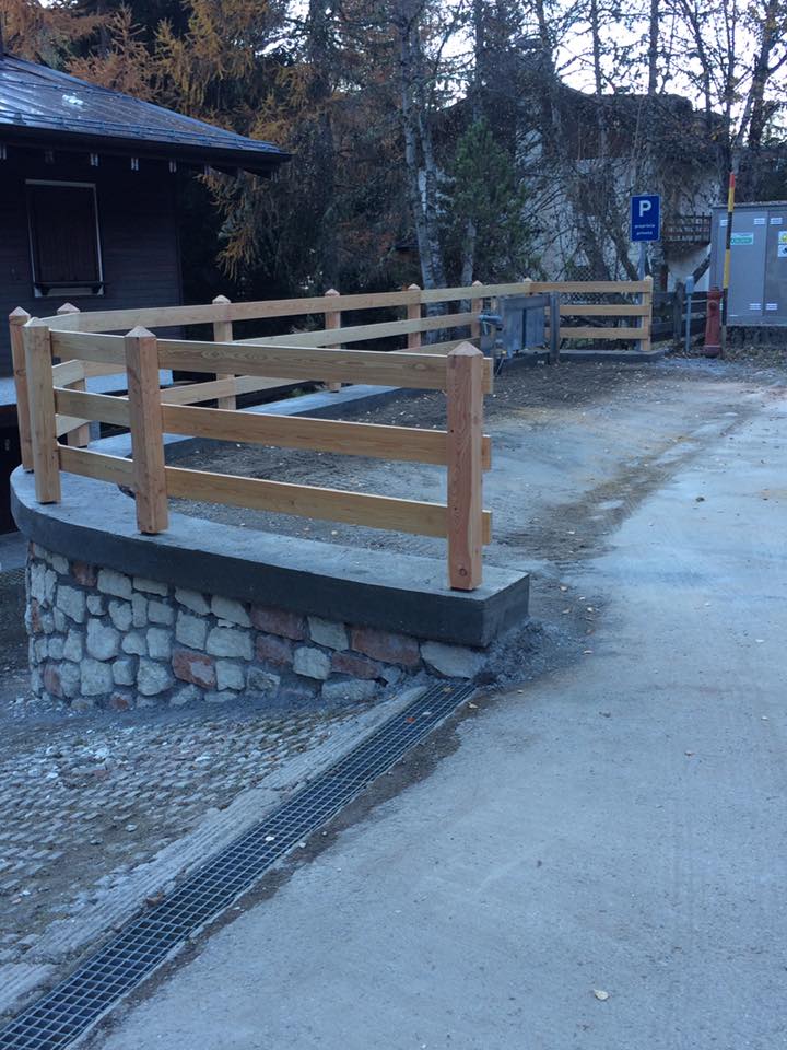 ringhiera di legno