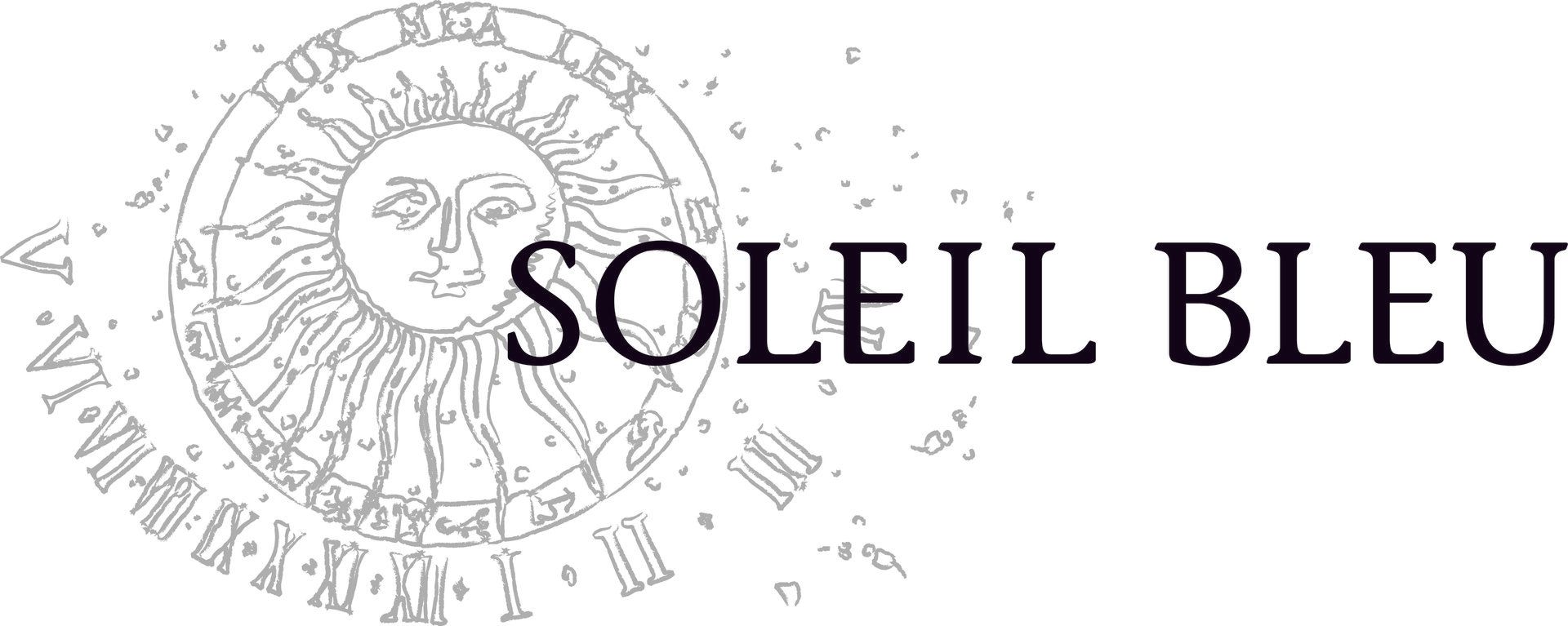 Das Logo von Soleil Bleu zeigt eine Sonne mit Gesicht in einem Kreis, umgeben von römischen Ziffern.