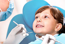 child at dentist