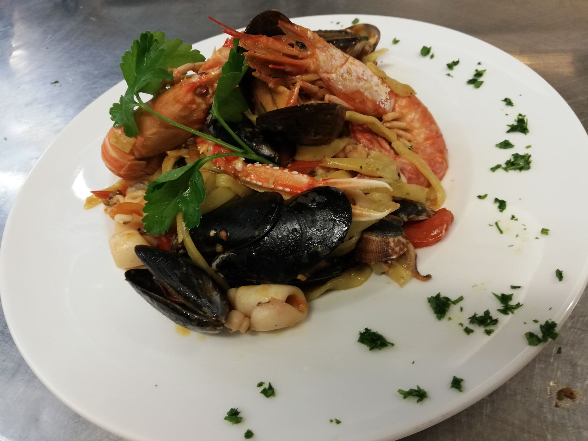 spaghetti con cozze e gamberi