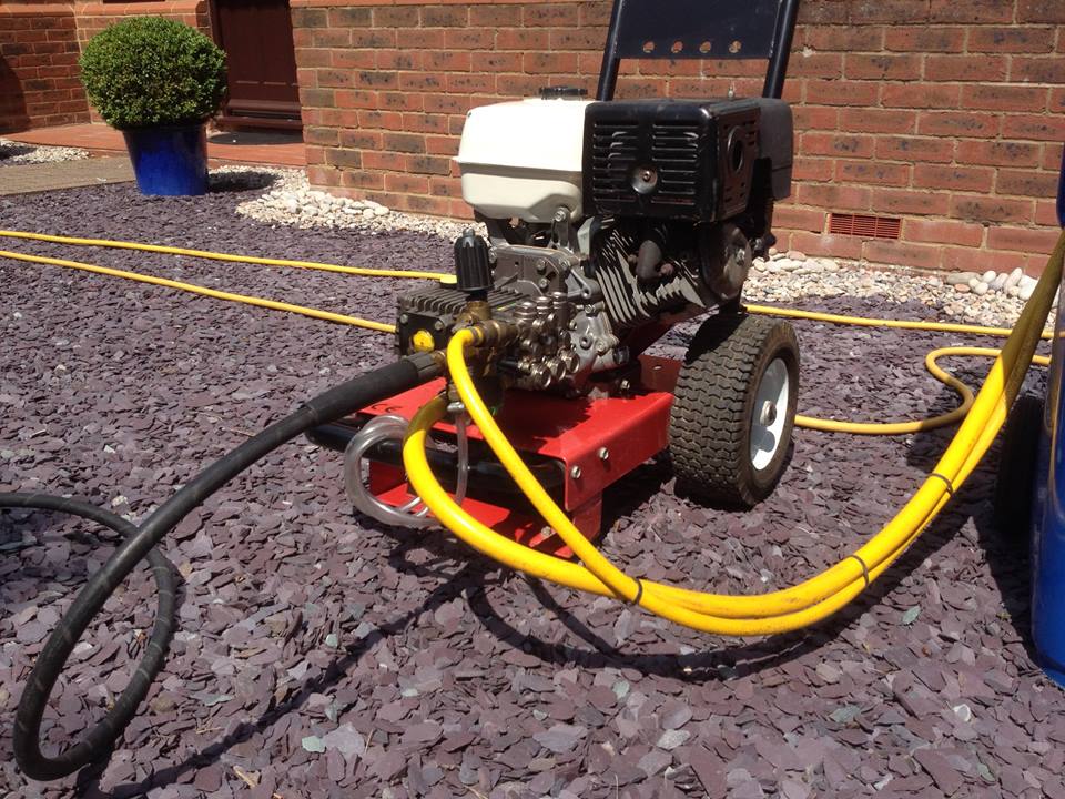 front view of the cleaning tool
