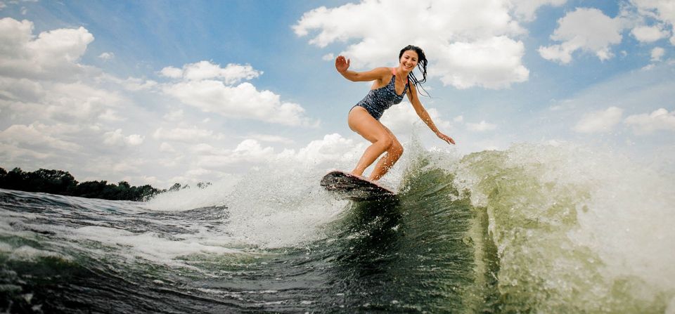wakesurfing summer