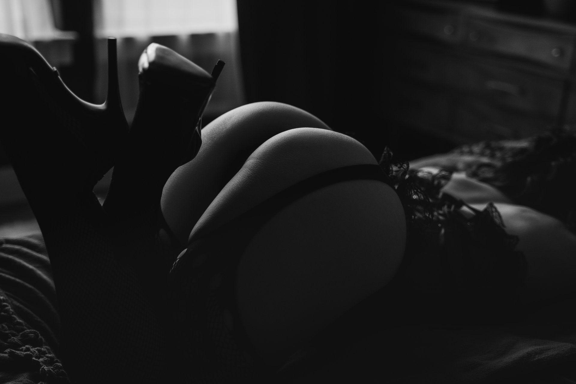 A Classic Boudoir Photo Shoot