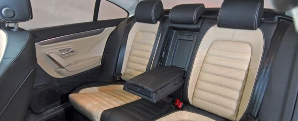 interni in pelle di auto a noleggio