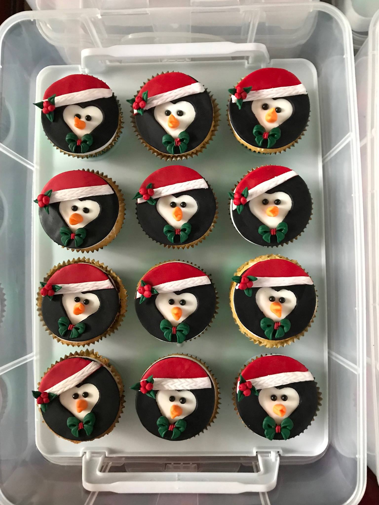 Christmas Cupcakes - Cute Penguin faces