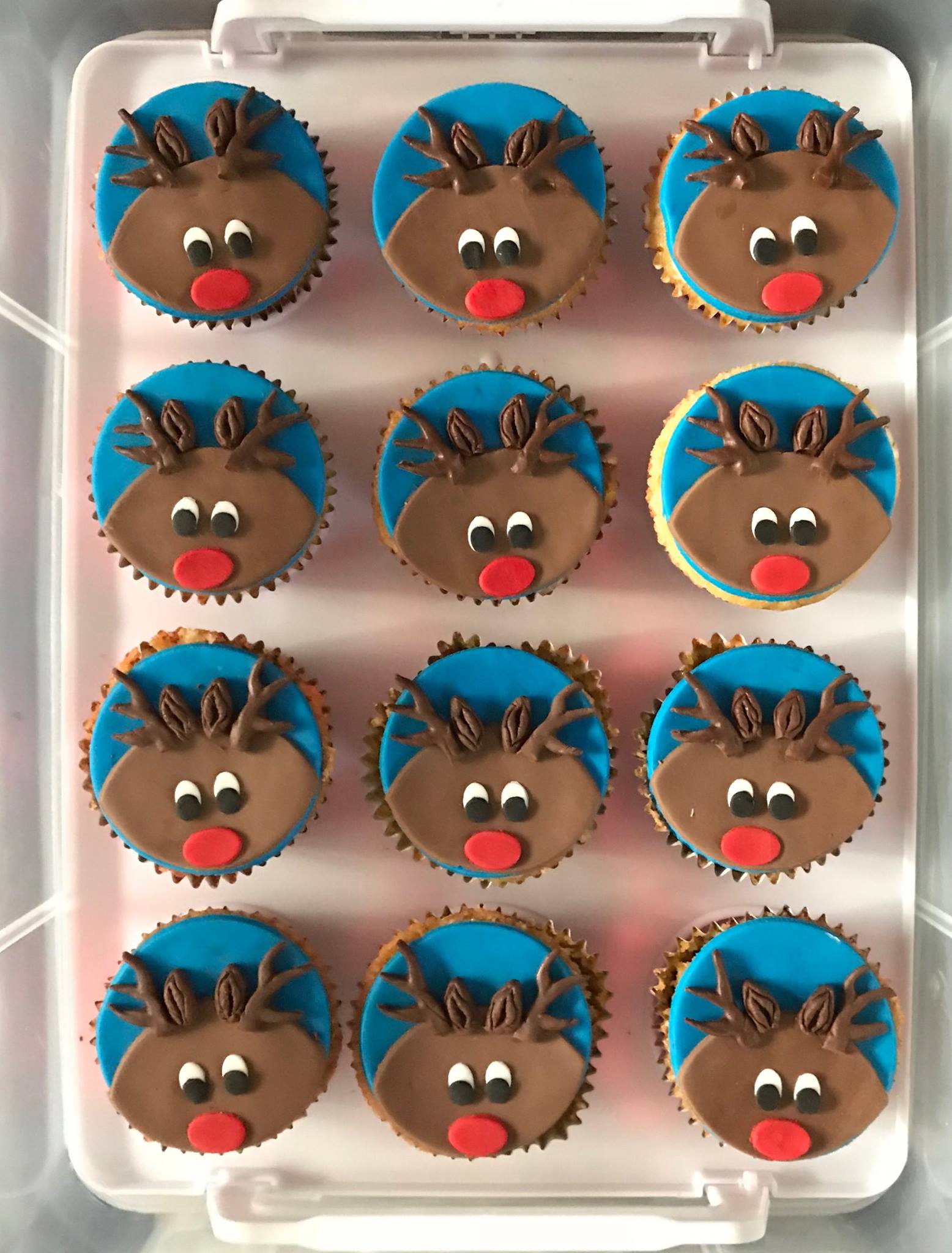 Christmas Cupcakes - Cute Rudolph faces