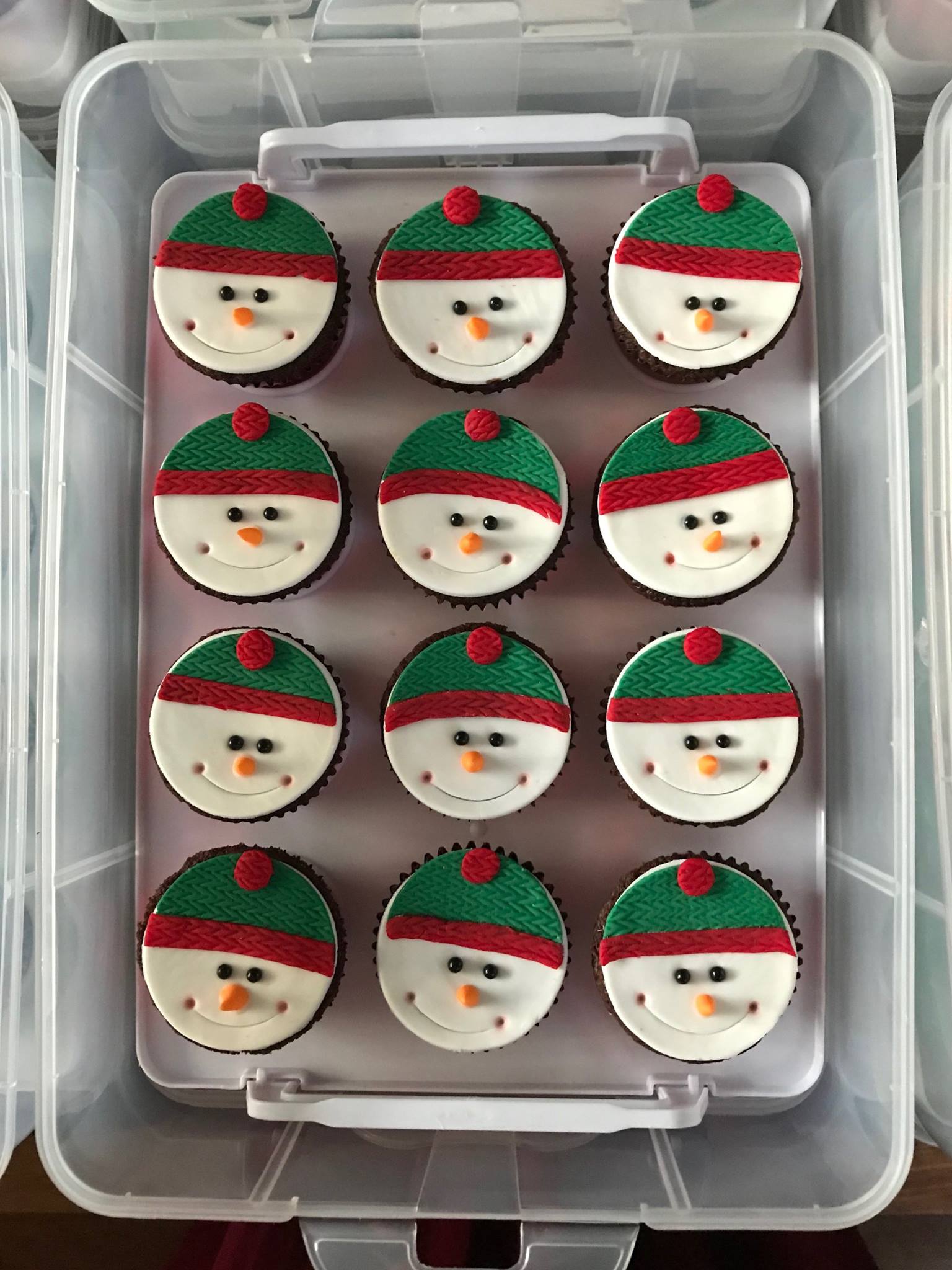 Christmas Cupcakes - Snowman faces