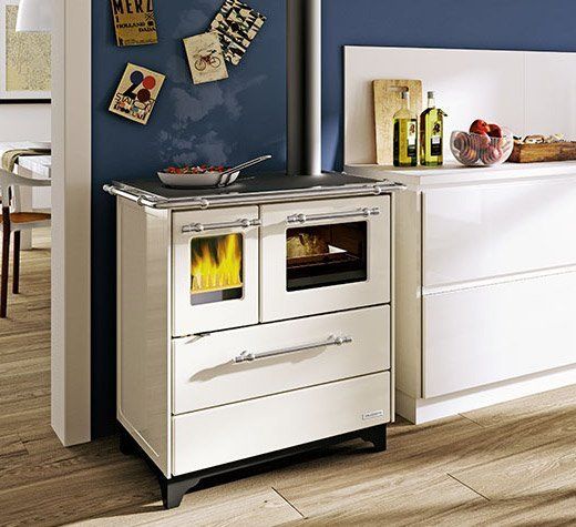 angolo cottura con forno a legna
