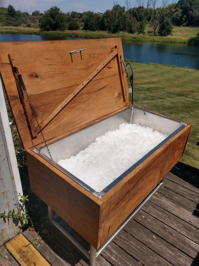 Reclaimed hardwood ice chest