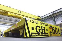 yellow gantry crane