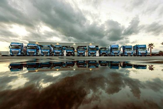 veicoli industriali in un parcheggio