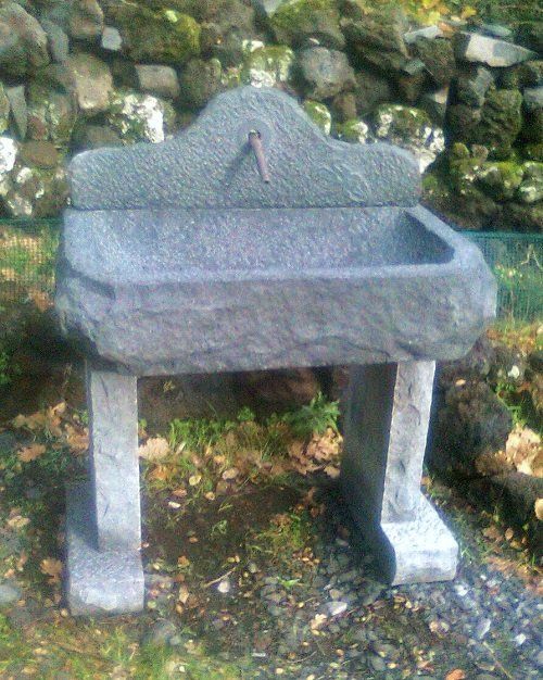 fontana in pietra
