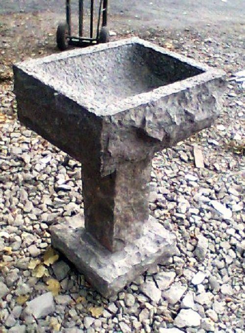 fontana in pietra