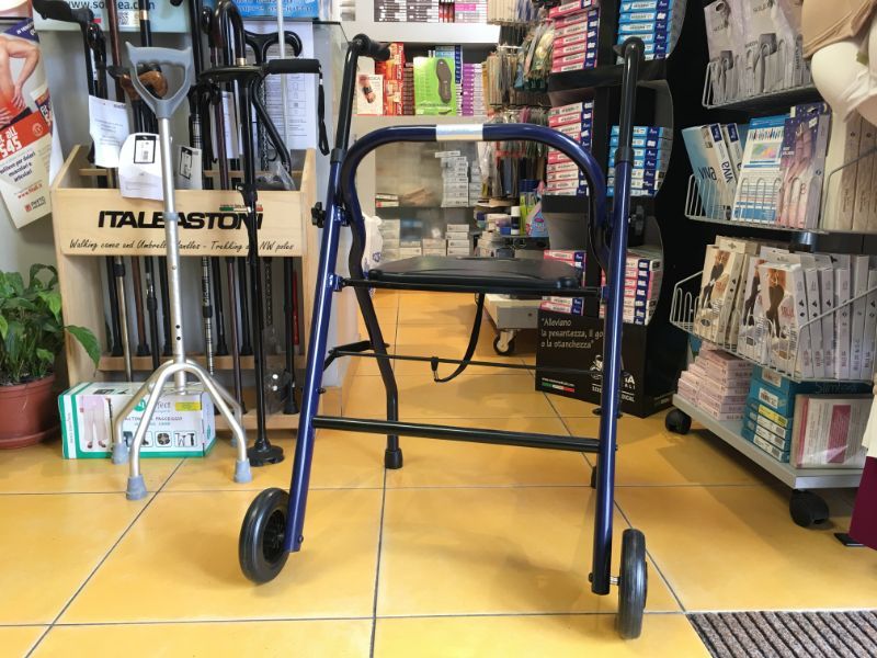 Deambulatore per anziani