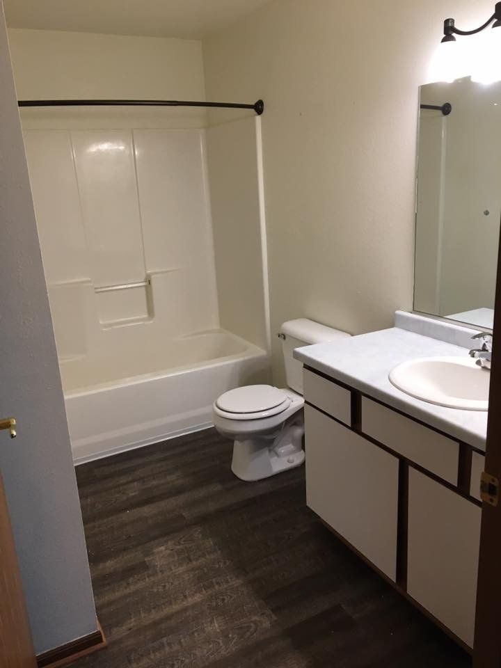 Monroe's Twining Terrace bathroom
