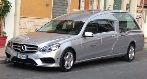 auto funebre di lusso