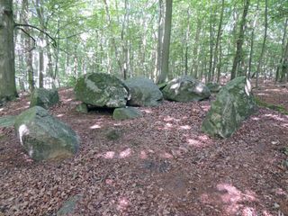 Bild Steingrab Sieben Brüder © Sabine, Rügen Bild Steingrab Sieben Brüder © Sabine, Rügen