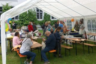 Bild 1 Bericht Infostand beim Tierschutzfest im Gutspark Bobbin